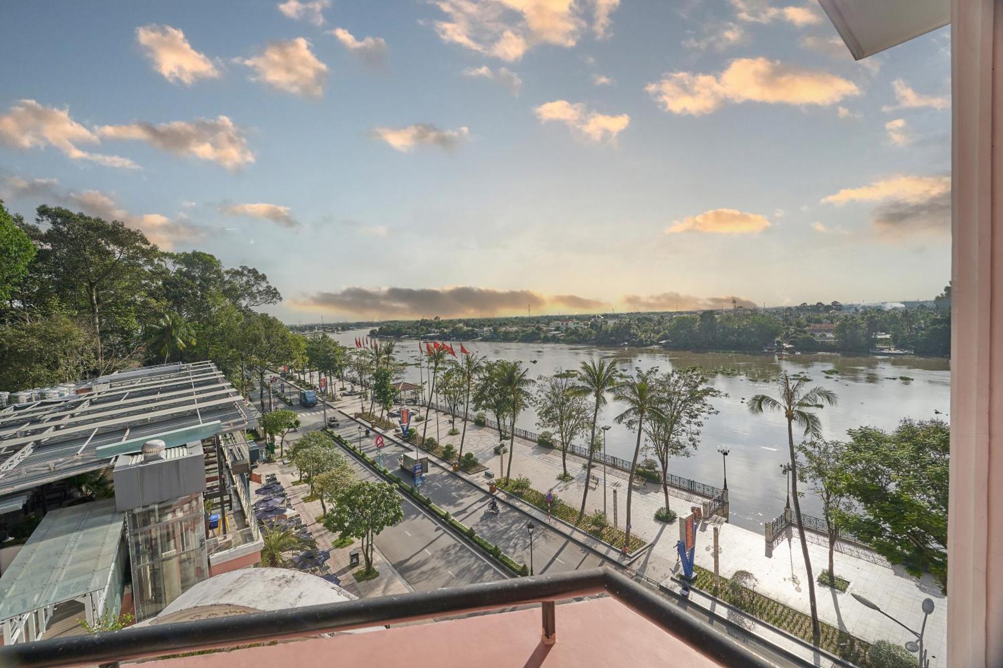 Bcons Riverside Hotel Binh Duong Thu Dau Mot Εξωτερικό φωτογραφία