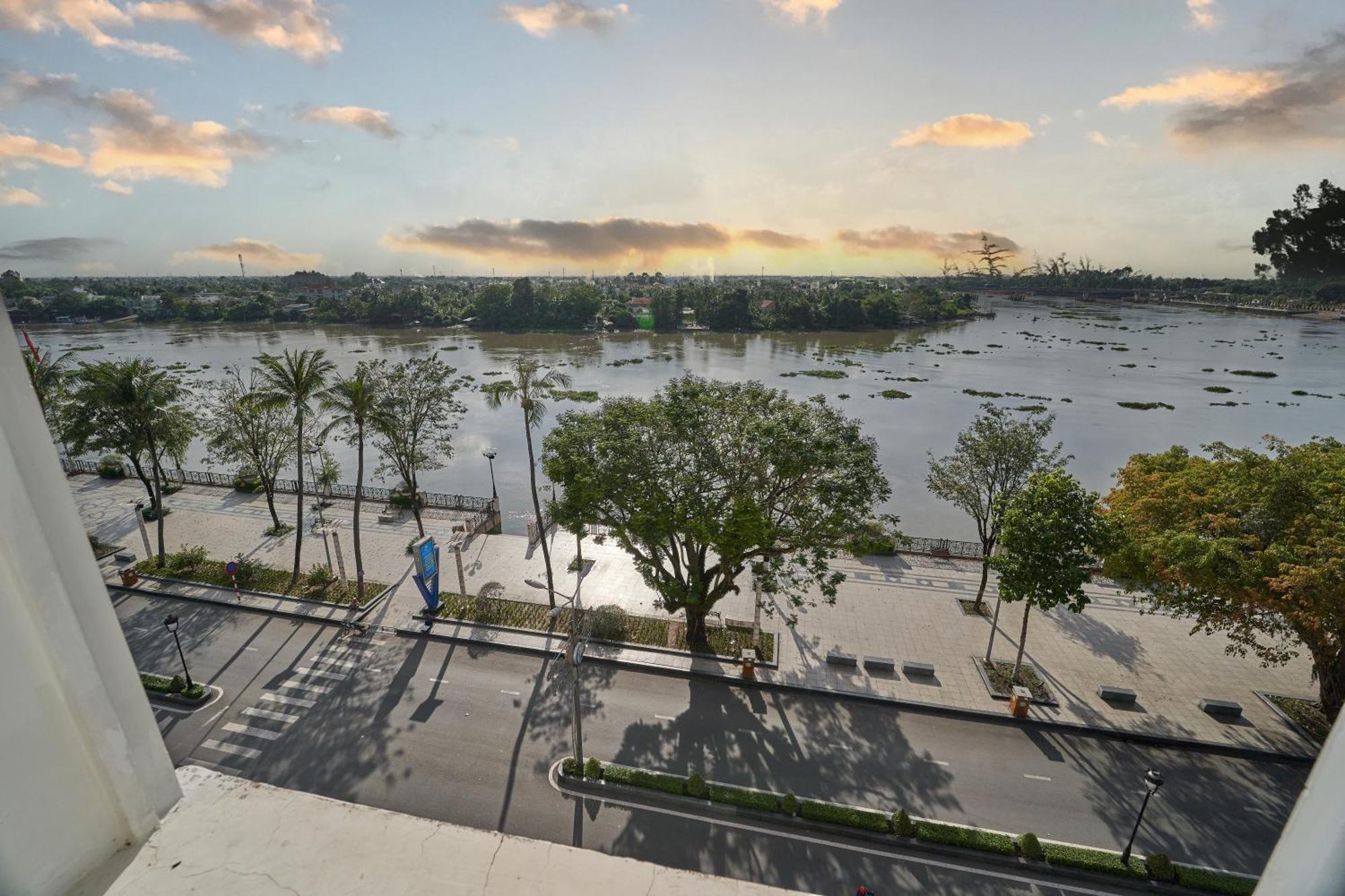 Bcons Riverside Hotel Binh Duong Thu Dau Mot Εξωτερικό φωτογραφία